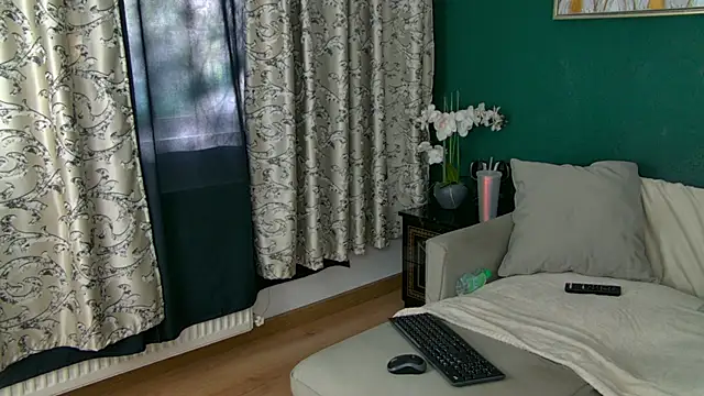 Snapshot of SkinnyNatty chatting on May 29, 2026, 3:56 am SkinnyNatty online show from May 29, 2026, 3:56 am