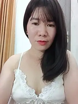 Snapshot of Bondgirl_9 chatting on July 4, 2026, 4:11 pm Bondgirl 9 online show from July 4, 2026, 4:11 pm