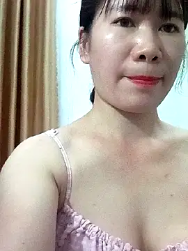 Snapshot of Bondgirl_9 chatting on May 29, 2026, 8:04 pm Bondgirl 9 online show from May 29, 2026, 8:04 pm