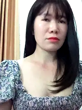 Snapshot of Bondgirl_9 chatting on June 12, 2026, 6:05 pm Bondgirl 9 online show from June 12, 2026, 6:05 pm