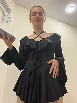 pinkpeachx online show from March 7, 2026, 5:29 pm