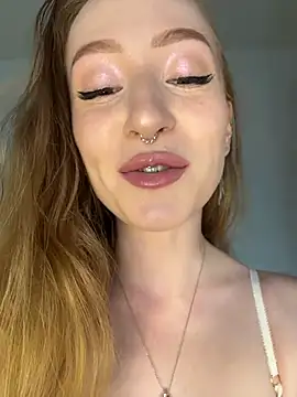 Little Candy 18 online show from July 24, 2026, 5:14 am