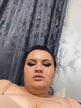 julietalovee online show from March 14, 2026, 8:04 pm