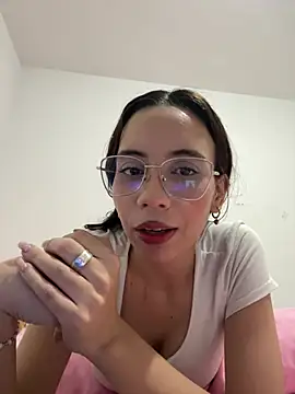 Snapshot of Nicole_Cute04 chatting on July 26, 2026, 5:03 am Nicole Cute04 online show from July 26, 2026, 5:03 am