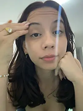 Snapshot of Nicole_Cute04 chatting on August 5, 2026, 6:51 am Nicole Cute04 online show from August 5, 2026, 6:51 am