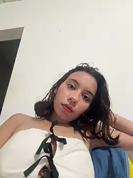 Snapshot of Nicole_Cute04 chatting on March 5, 2026, 12:07 am Nicole Cute04 online show from March 5, 2026, 12:07 am