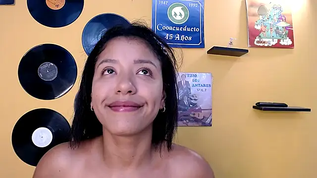Snapshot of lilithevil32 chatting on May 18, 2026, 4:07 am lilithevil32 online show from May 18, 2026, 4:07 am