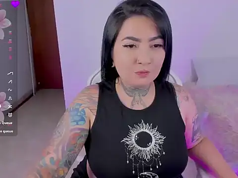 Snapshot of heeyy_kitty chatting on July 7, 2026, 12:35 am heeyy kitty online show from July 7, 2026, 12:35 am