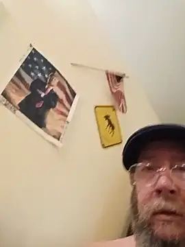 Snapshot of AgoneCanal chatting on May 13, 2026, 4:25 pm AgoneCanal online show from May 13, 2026, 4:25 pm