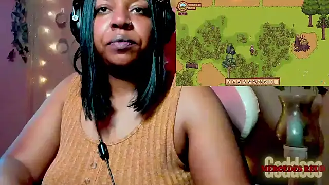 Snapshot of Goddess_MercedesRedd chatting on June 15, 2026, 2:17 pm Goddess MercedesRedd online show from June 15, 2026, 2:17 pm
