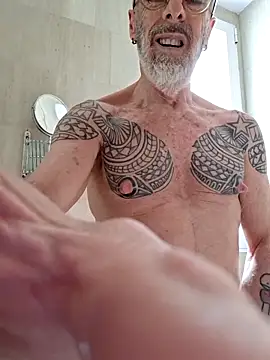 XXX666HEIL online show from May 11, 2026, 10:27 am