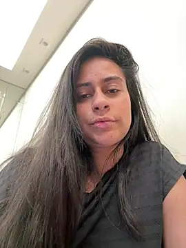 Snapshot of Geovana_blan chatting on March 3, 2026, 8:16 pm Geovana blan online show from March 3, 2026, 8:16 pm