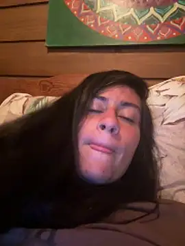 Geovana blan online show from April 18, 2026, 3:31 am