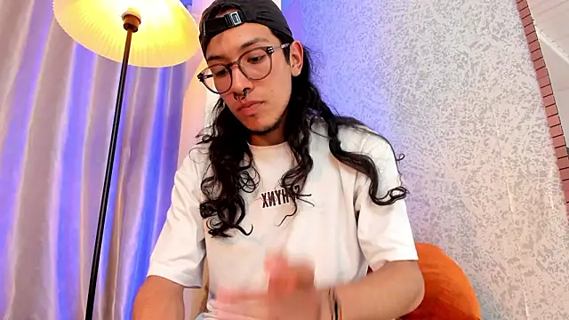 Enzo rey online show from March 3, 2026, 9:22 pm