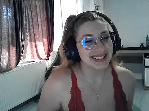 Snapshot of RyonaRyaa chatting on April 6, 2026, 9:10 am RyonaRyaa online show from April 6, 2026, 9:10 am