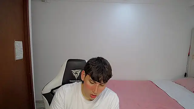 D moneyyy  online show from March 6, 2026, 3:23 am