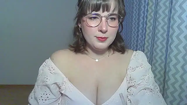 Snapshot of ClaraHard chatting on June 16, 2026, 6:52 pm ClaraHard online show from June 16, 2026, 6:52 pm