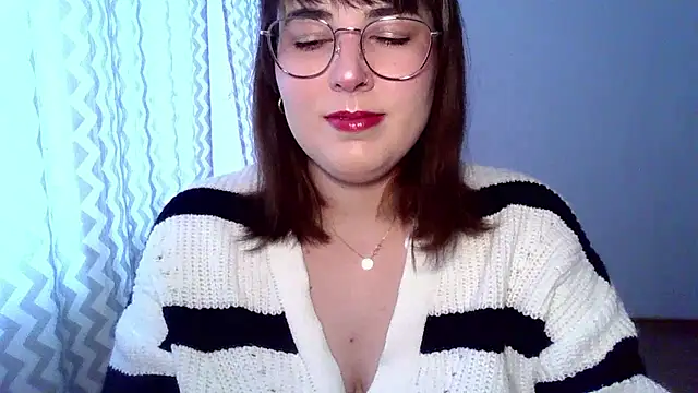 Snapshot of ClaraHard chatting on July 9, 2026, 8:59 am ClaraHard online show from July 9, 2026, 8:59 am