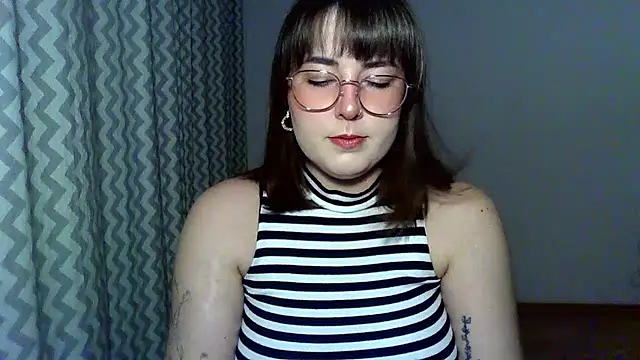 Snapshot of ClaraHard chatting on July 4, 2026, 8:24 pm ClaraHard online show from July 4, 2026, 8:24 pm