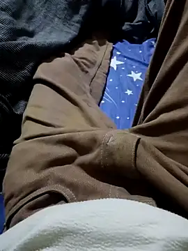 Snapshot of rockmen04 chatting on March 9, 2026, 5:05 pm rockmen04 online show from March 9, 2026, 5:05 pm