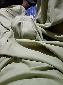 Snapshot of rockmen04 chatting on March 9, 2026, 3:21 am rockmen04 online show from March 9, 2026, 3:21 am