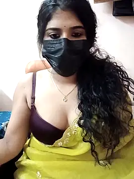 Sunitha28 online show from May 3, 2026, 4:32 pm