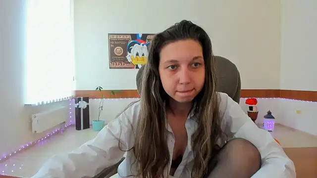 Snapshot of Ellina_Star chatting on May 9, 2026, 8:18 am Ellina Star online show from May 9, 2026, 8:18 am