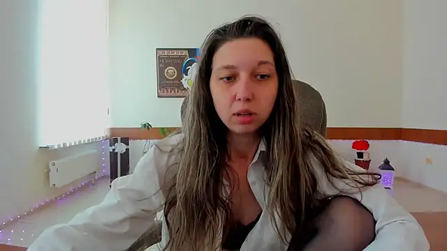 Snapshot of Ellina_Star chatting on April 30, 2026, 8:21 am Ellina Star online show from April 30, 2026, 8:21 am