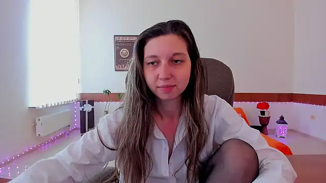 Snapshot of Ellina_Star chatting on May 1, 2026, 8:19 am Ellina Star online show from May 1, 2026, 8:19 am
