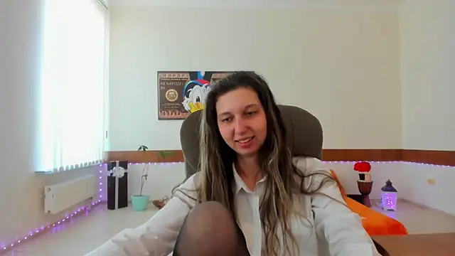 Snapshot of Ellina_Star chatting on May 6, 2026, 8:18 am Ellina Star online show from May 6, 2026, 8:18 am