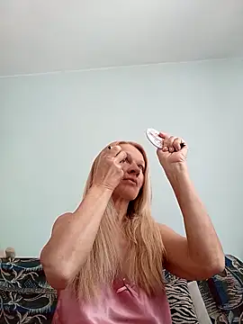 ViktoriaSexi1 online show from May 5, 2026, 7:55 am