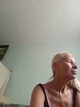Snapshot of ViktoriaSexi1 chatting on July 4, 2026, 5:36 am ViktoriaSexi1 online show from July 4, 2026, 5:36 am