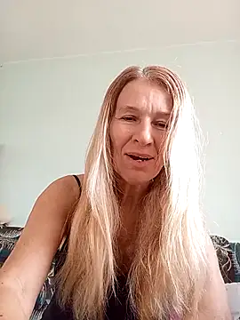 ViktoriaSexi1 online show from March 8, 2026, 5:44 am