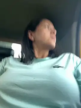 SamanthaWalker  online show from April 2, 2026, 12:01 pm