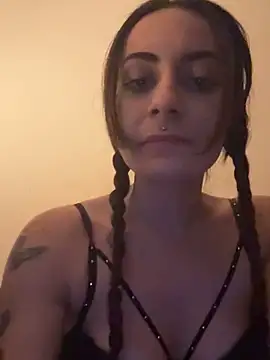 chiara-mario online show from May 5, 2026, 3:53 am