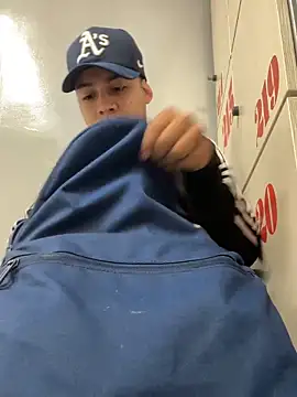 OliverTabordaa online show from April 29, 2026, 8:59 pm