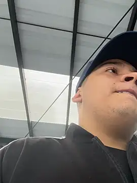 OliverTabordaa online show from April 26, 2026, 7:33 pm