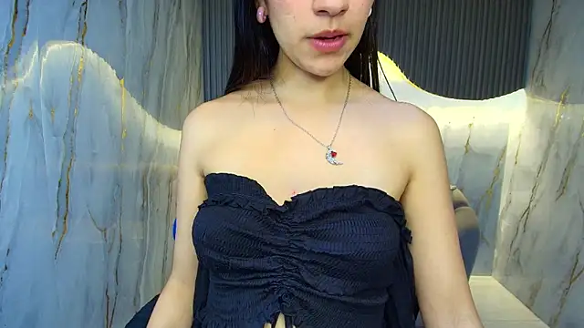Snapshot of candy_sky_r chatting on June 9, 2026, 3:07 am candy sky r online show from June 9, 2026, 3:07 am