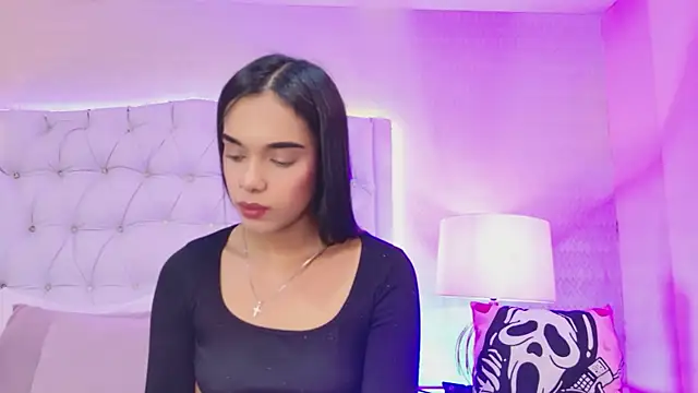 Snapshot of MeganRoseh chatting on May 18, 2026, 7:29 pm MeganRoseh online show from May 18, 2026, 7:29 pm