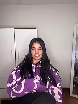 Snapshot of Lucy_engel chatting on May 27, 2026, 1:57 am Lucy engel online show from May 27, 2026, 1:57 am