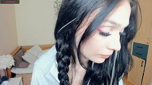 LynnCiprian online show from April 25, 2026, 8:39 pm