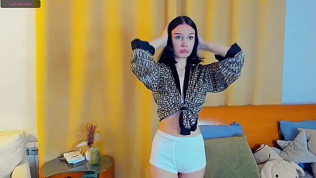 LynnCiprian online show from June 11, 2026, 9:01 pm