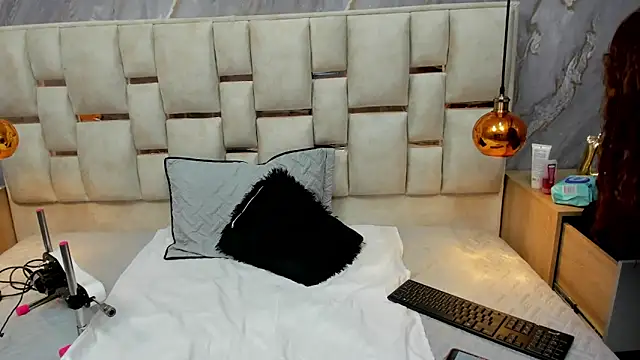 Snapshot of Milf_Drip chatting on May 14, 2026, 12:46 pm Milf Drip online show from May 14, 2026, 12:46 pm