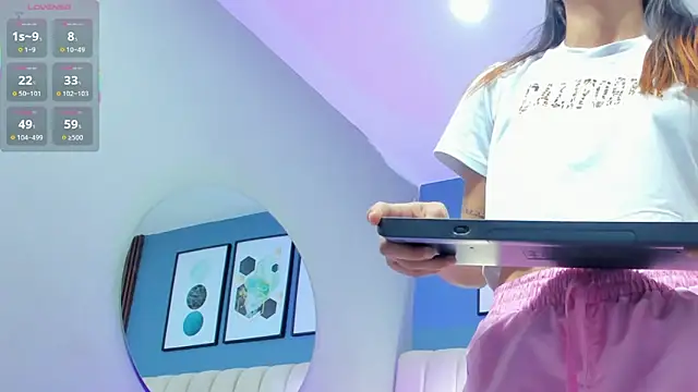 Snapshot of emy_ferrer chatting on March 10, 2026, 11:25 am emy ferrer online show from March 10, 2026, 11:25 am