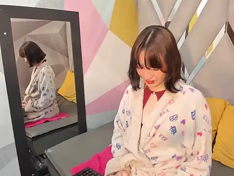 Rosalie Velvet online show from March 13, 2026, 5:34 am