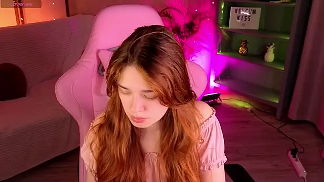 TiffanyVex online show from April 22, 2026, 3:30 pm