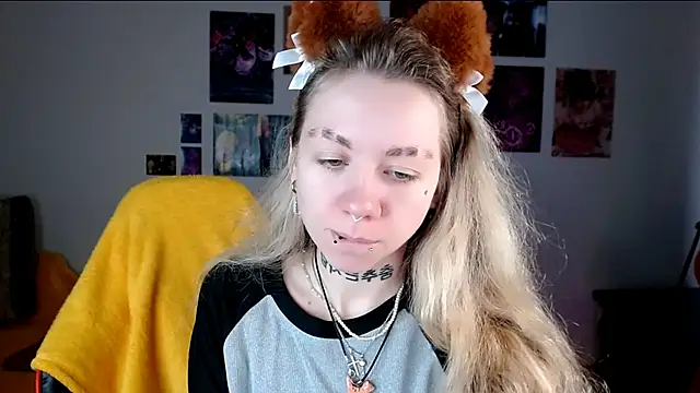 Nica Kawaii online show from April 27, 2026, 6:22 am