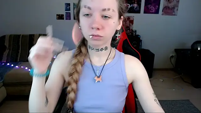 Snapshot of Nica_Kawaii chatting on June 26, 2026, 1:06 pm Nica Kawaii online show from June 26, 2026, 1:06 pm