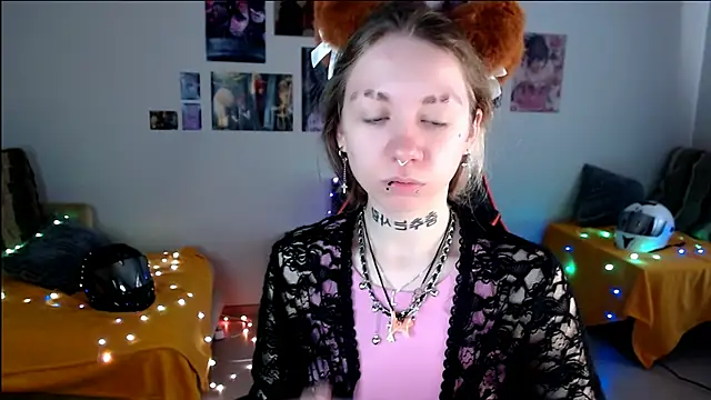 Snapshot of Nica_Kawaii chatting on May 20, 2026, 12:13 pm Nica Kawaii online show from May 20, 2026, 12:13 pm