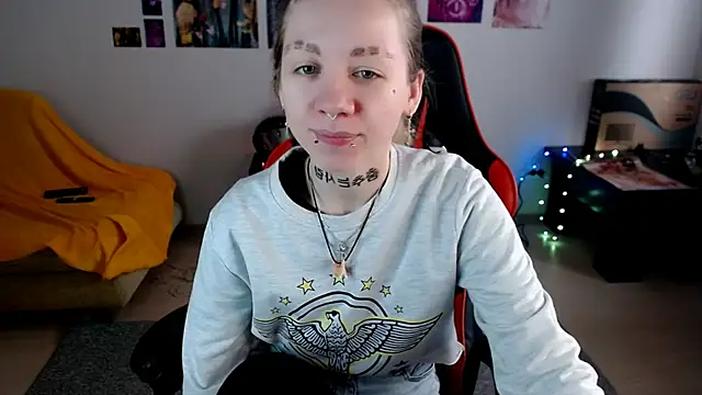 Nica Kawaii online show from April 2, 2026, 6:42 am